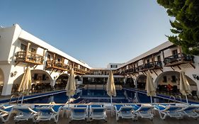 Costa Bitezhan Hotel 4*